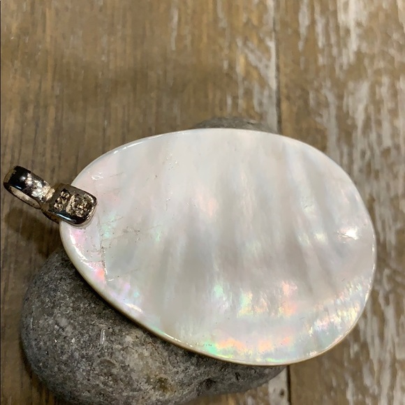 π
Authentic Shell Charm &Sterling - Picture 5 of 8
